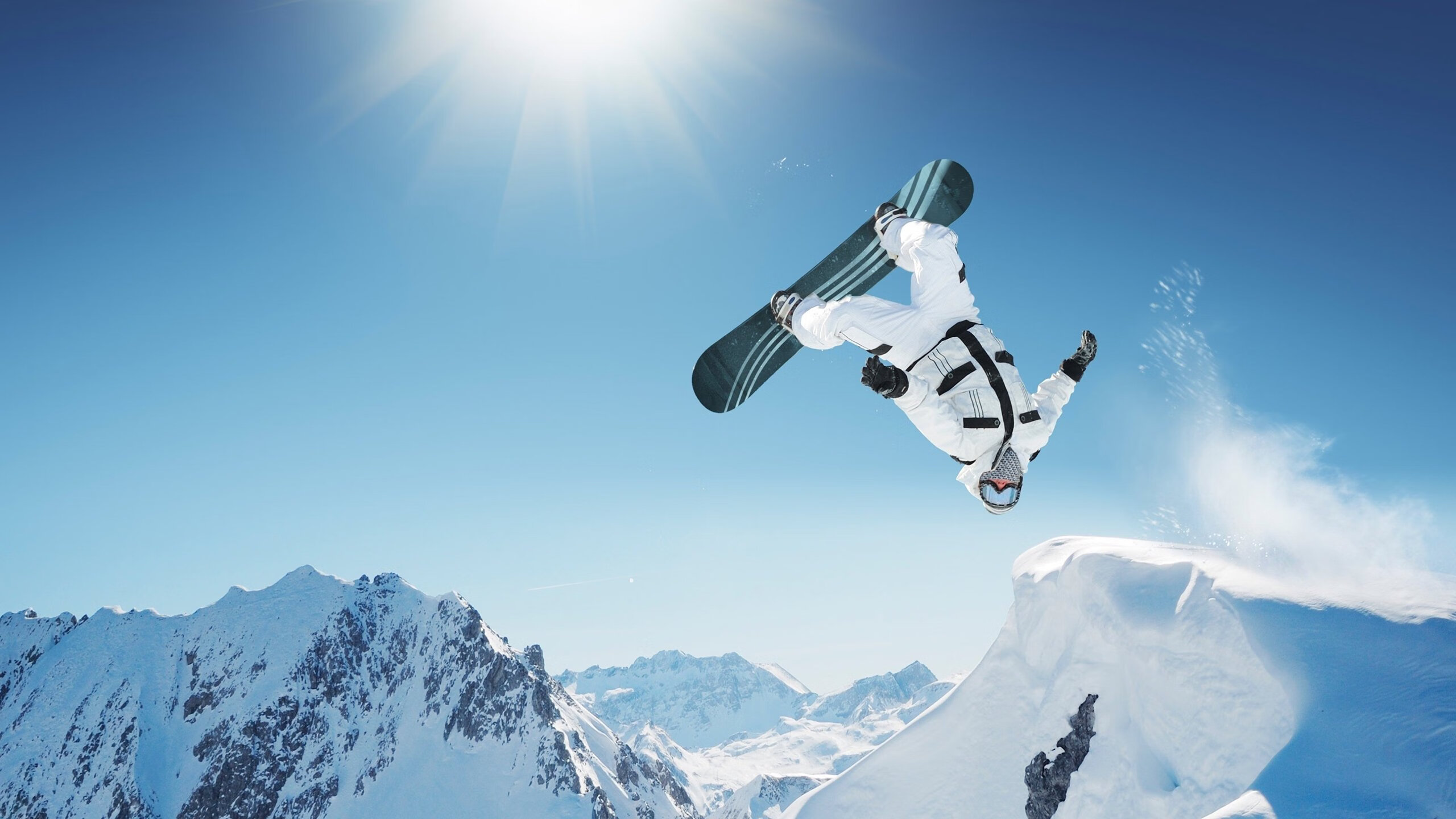 九游(jiuyou)官方网站-惊险比赛展开，焦灼气氛扑面而来，惊险表演